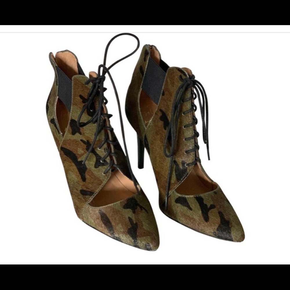 Banana Republic Brown Green Camouflage Heels